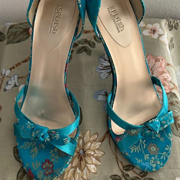NWT | Splash Fashion Turquoise Satin Floral Heels | Size 7 - Picture 5 of 9